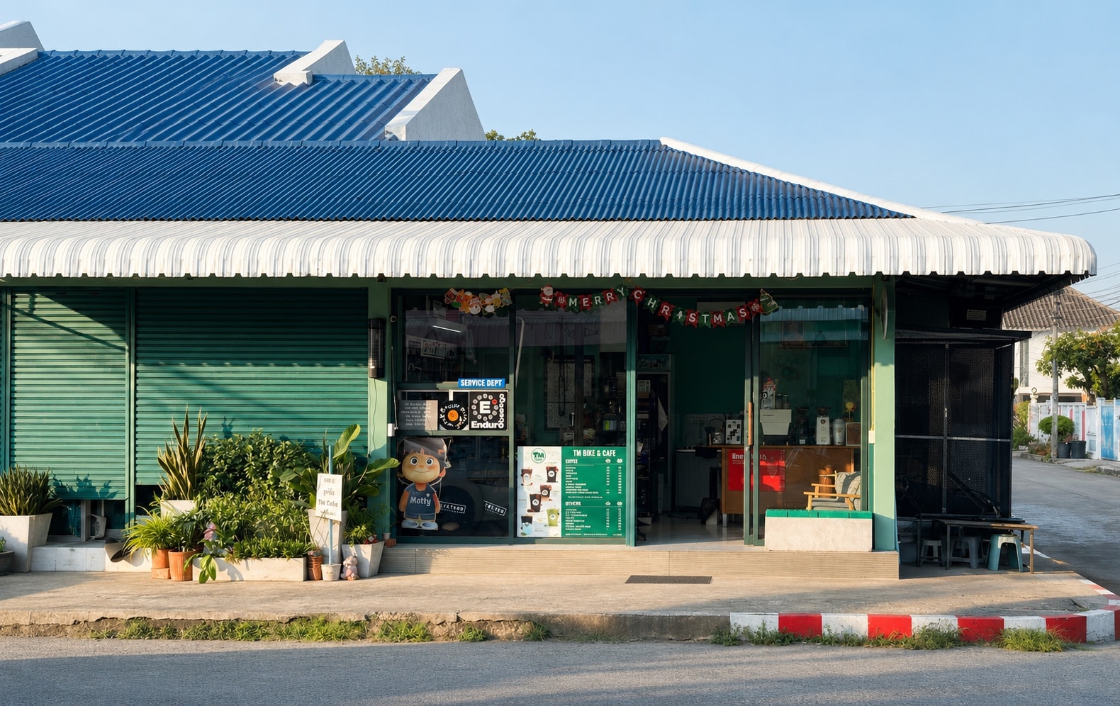 TM Bike & Cafe storefront